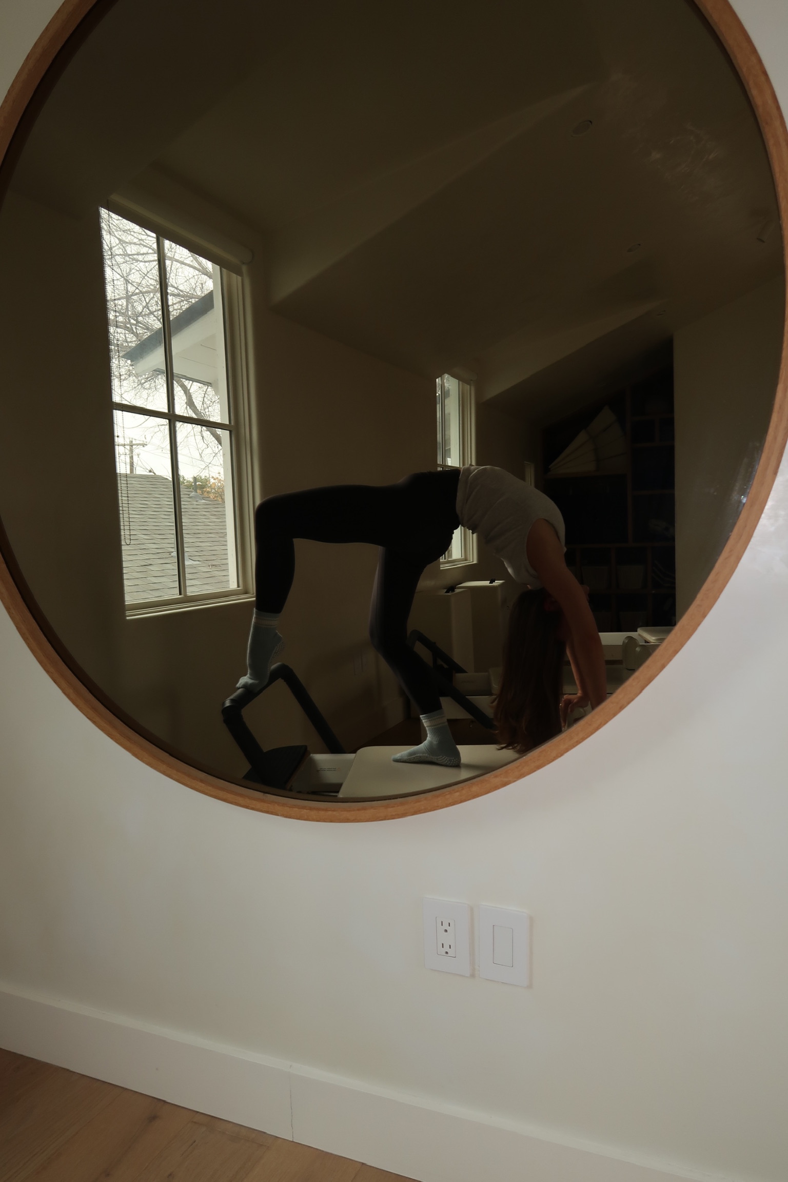 Mirror reflection pose